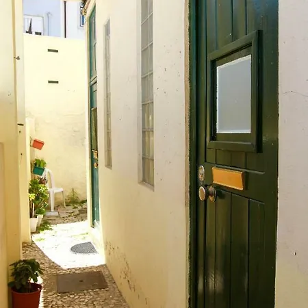 Castelo Sao Jorge-graca -apartments Апартаменты Лиссабон